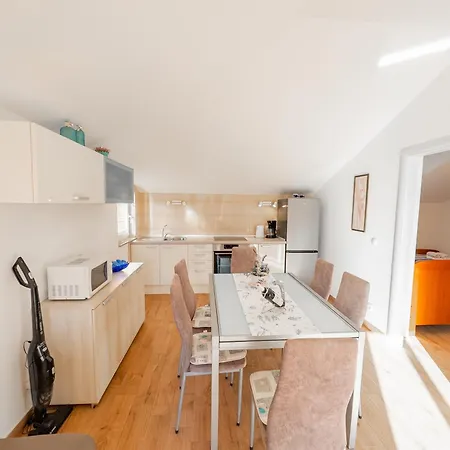 Apartment Regina Del Mare Slatine