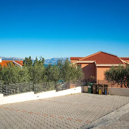 Regina Del Mare Apartment