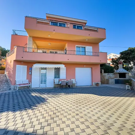 Apartment Regina Del Mare Slatine