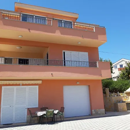 Regina Del Mare Apartment Slatine