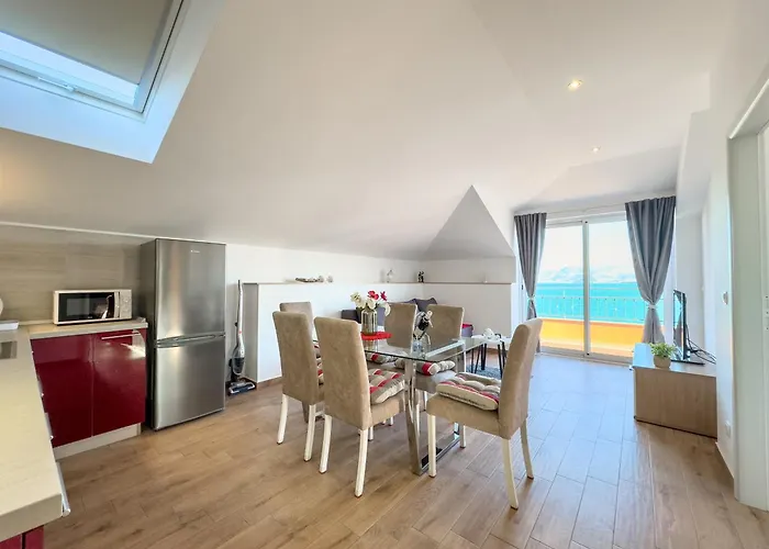 Regina Del Mare Apartment Slatine